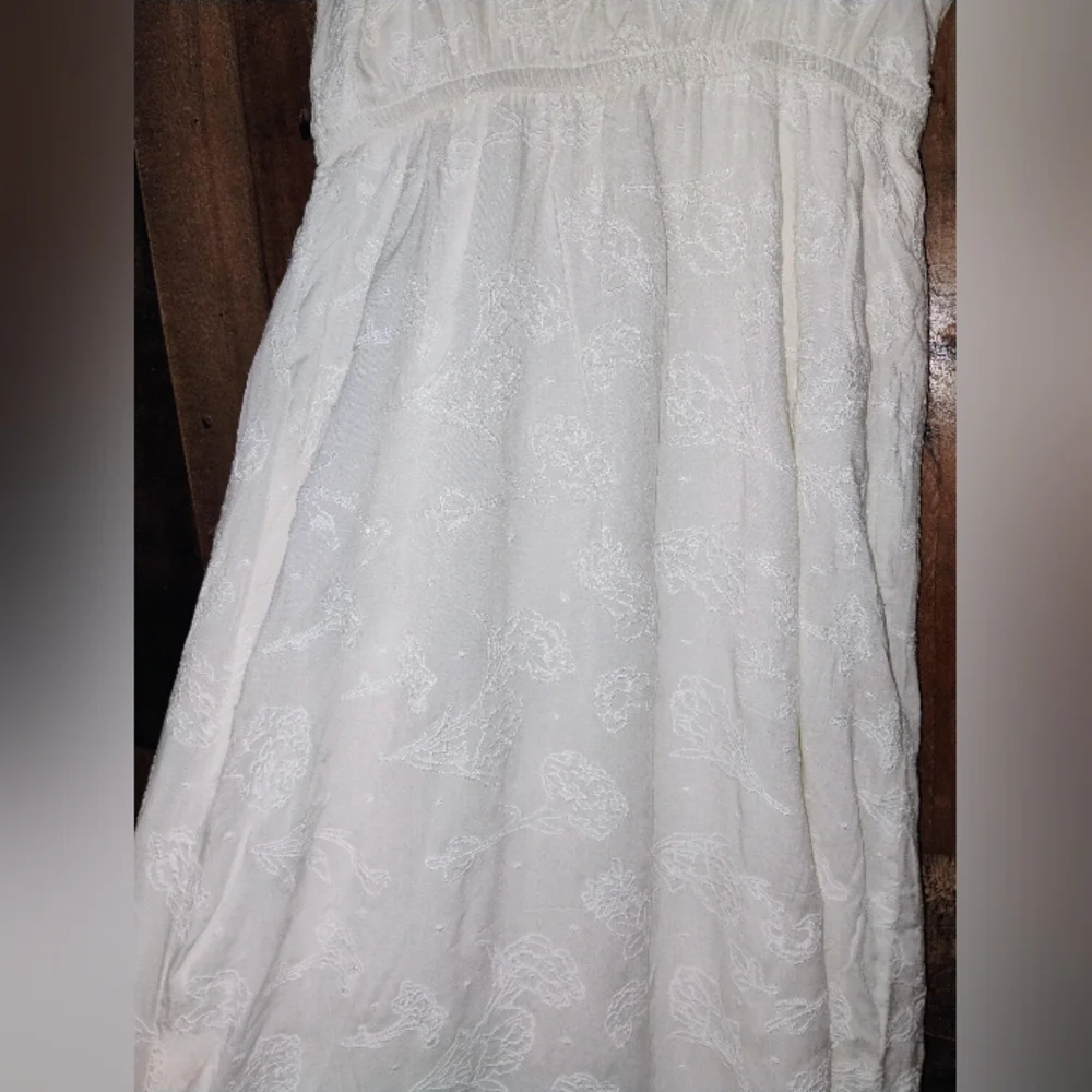 Cupcakes And Cashmere Revolve Avalon Dress Size XS embroidered Floral Midi - Picture 11 of 11